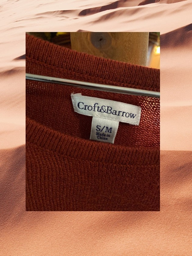 Look effortlessly chic and confident wherever the day takes you in this Croft & Barrow tunic top