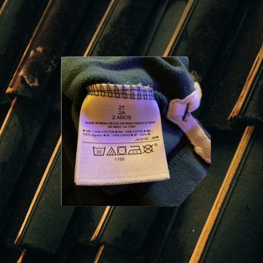 This comfortable cotton shirt from Old Navy features a classic collar and convenient pull over design