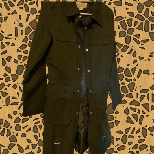 This Michael Kors Jacket is designed for both style and practicality. Upgrade your wardrobe with this must-have jacket