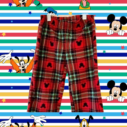 Enjoy the ultimate in comfort and style with these Disney decorative pajama bottoms for girls